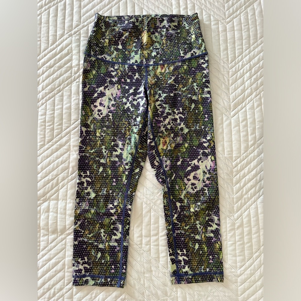Lululemon women’s size small capri leggings, high rise